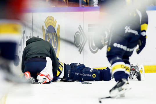 s Adam Almquist ligger kvar