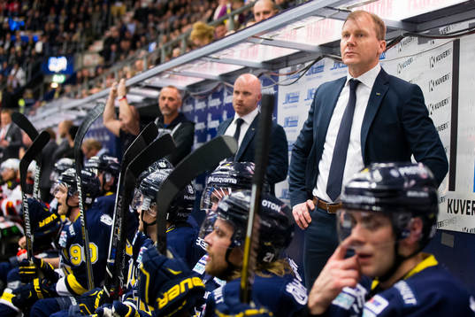 s tränare Johan Lindbom