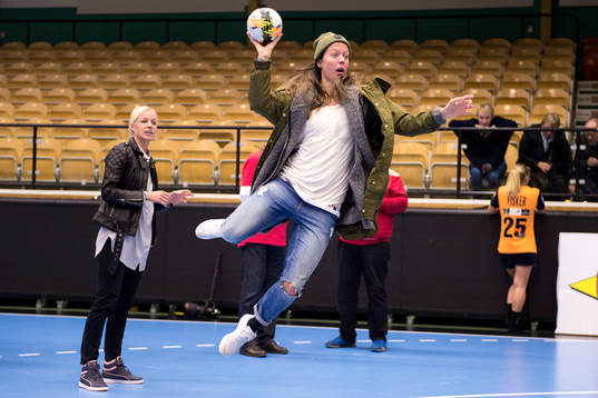Caroline Seger och Lina Nilsson från det svenska