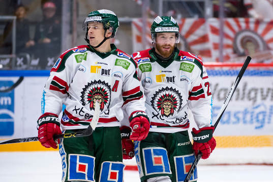 Frölundas Nicklas Lasu har gjort 1-3 och jublar när han