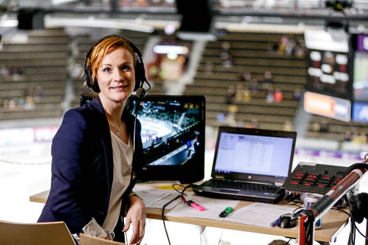 Cmores kommentator Lena Sundqvist