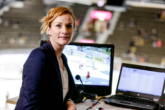 Cmores kommentator Lena Sundqvist