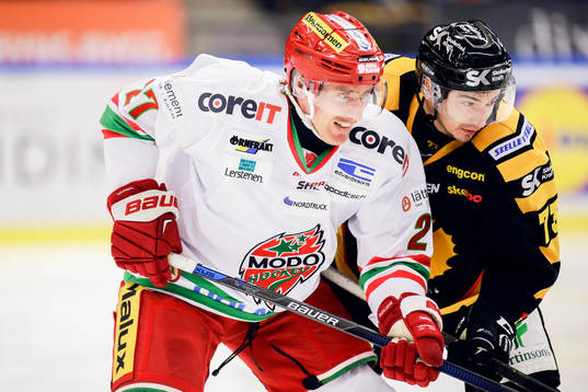 Modos Peter Öberg och Skellefteås Terry Broadhurst