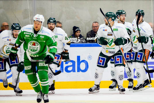 Färjestads John Persson firar