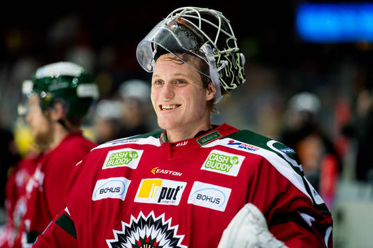 Frölundas målvakt Lars Johansson innan ishockeymatchen i