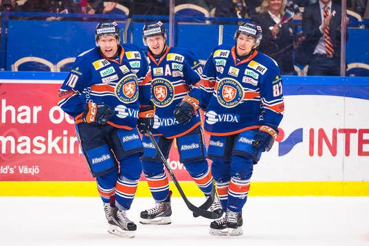 Från vänster, Växjös Richard Gynge, Tuomas Kiiskinen