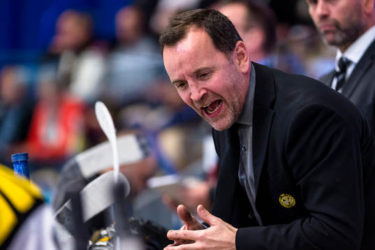 Brynäs tränare Thomas Berglund skriker