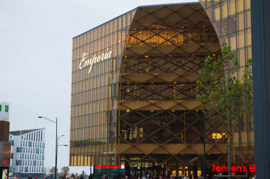 Exteriör över Emporias köpcentrum
