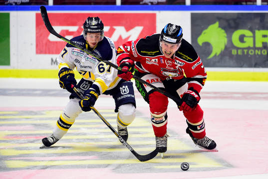 s Christoffer Törngren och Malmö Redhawks Nils Andersson