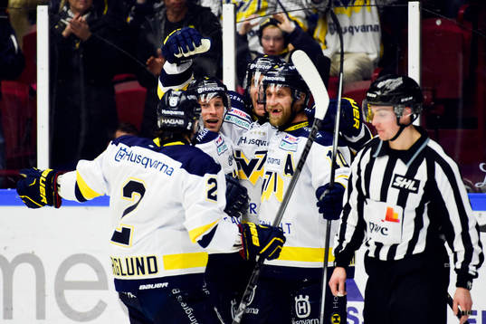 s Teemu Laine firar