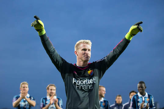 Djurgårdens målvakt Hampus Nilsson jublar