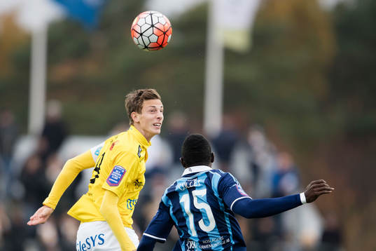 Falkenbergs Gustaf Nilsson och Djurgårdens Omar Colley