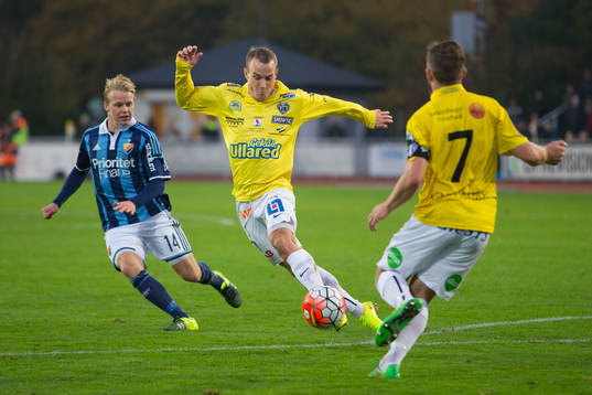 Djurgårdens Elliot Käck och Falkenbergs Carl Wede
