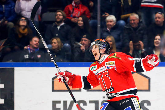 Örebros Joonas Jalvanti jublar