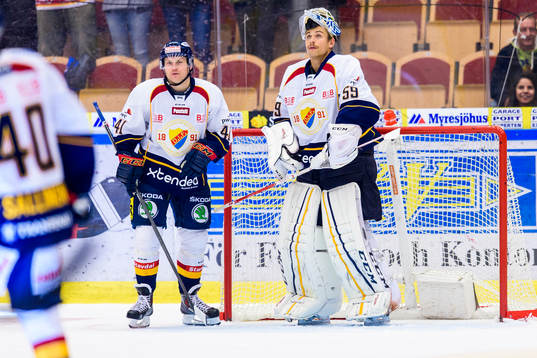 Djurgårdens Patrick Thoresen och målvakt Mantas Armalis