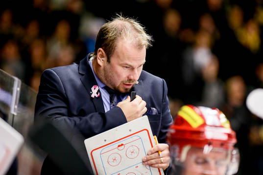 Modos assisterande tränare Henrik Gradin