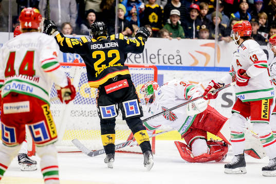Skellefteås Janne Pesonen jublar