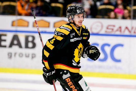 Skellefteås Niclas Burström jublar