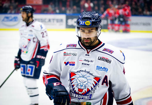 Örebros Martin Johansson gör 1-0 och jublar med Jakub