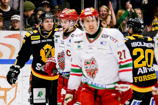 Skellefteås Janne Pesonen jublar
