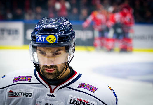 Örebros Martin Johansson gör 1-0 och jublar med Jakub