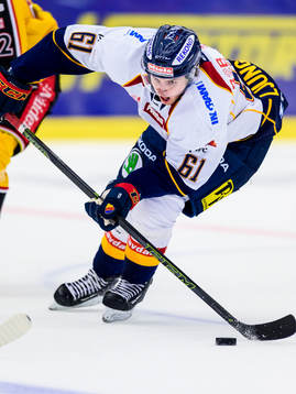 Djurgårdens Markus Ljungh med pucken