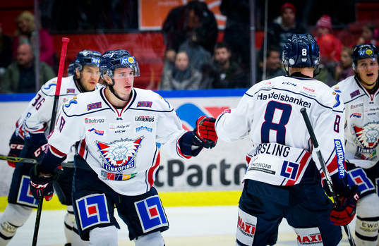 Linköpings Jacob Lilja gör 4-2 och jublar