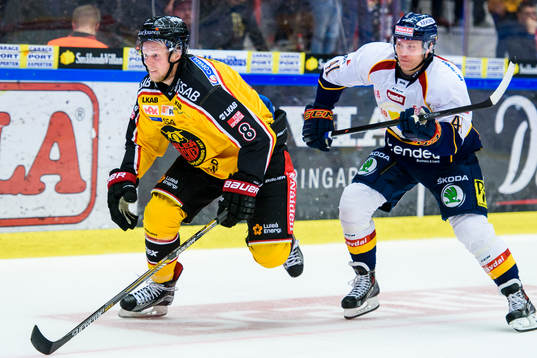 Luleås Per Savilahti-Nagander och Djurgårdens Patrick