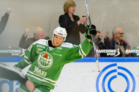 Rögles David Åslin jublar