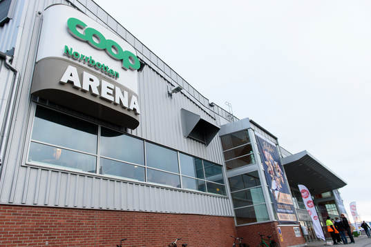 Grått och regnigt utanför Coop Norrbotten Arena