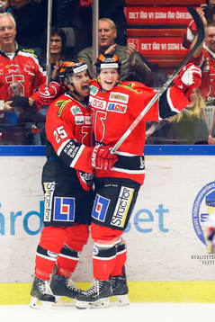 Örebros Martin Johansson firar