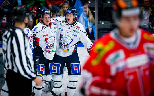 Linköpings Jacob Lilja gör 4-2 och jublar