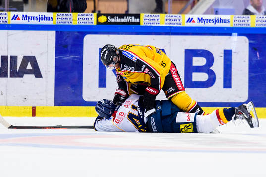 Luleås Jacob Micflikier i bråk med Djurgårdens Patrick