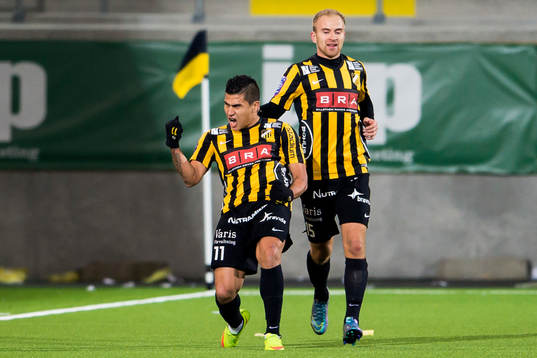 Häckens Paulo de Oliveira jublar
