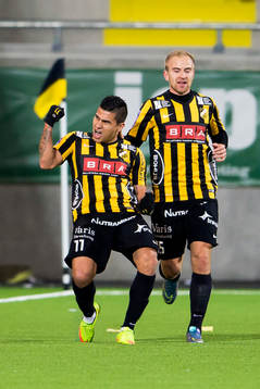 Häckens Paulo de Oliveira jublar