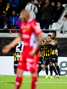 Häckens Paulo de Oliveira jublar