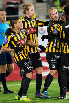Häckens Paulo de Oliveira jublar