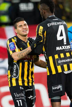 Häckens Paulo de Oliveira jublar