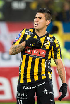 Häckens Paulo de Oliveira jublar