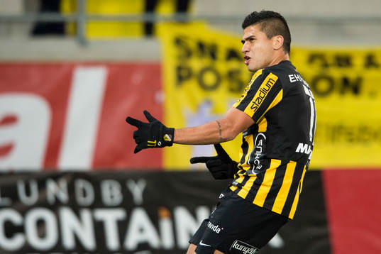 Häckens Paulo de Oliveira jublar