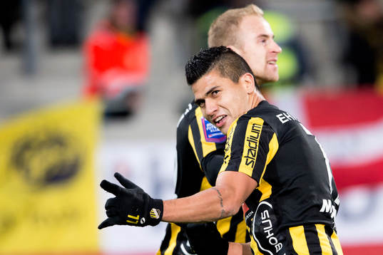 Häckens Paulo de Oliveira jublar