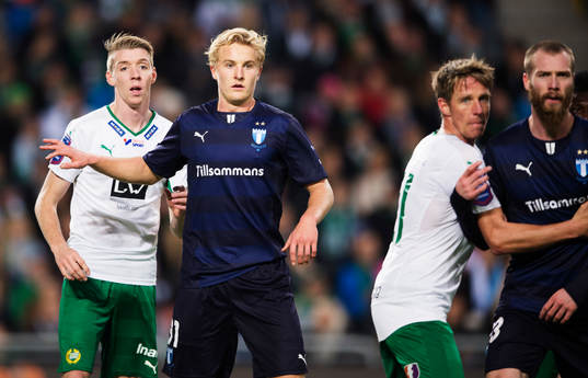 Hammarbys Birkir Már Saevarsson och Malmös Franz Brorsson
