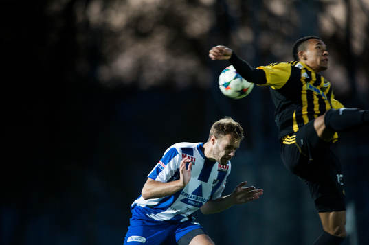 IFK Hässleholms Kevin Thompson i kvalmatchen till division