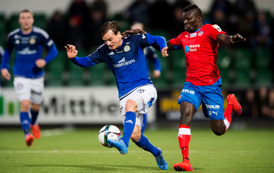 Sundsvalls Eric Larsson och Helsingborgs Lalawélé Atakora