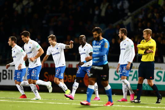 Norrköping firar Alhaji Kamaras 3-0-mål