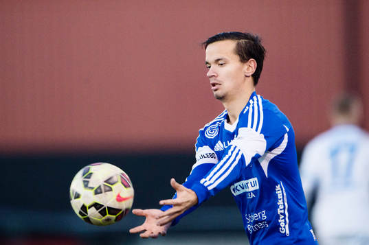 Luleås Patrik Pettersen fångar en boll