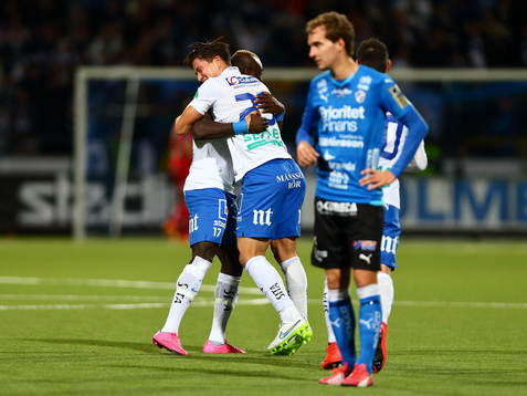 Norrköpings Nikola Tkalcic firar med Alhaji Kamara