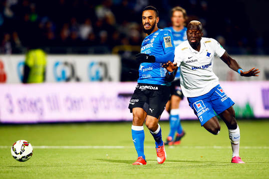 Halmstads Matthew Rusike och Norrköpings Alhaji Kamara
