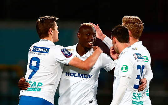 Norrköpings Arnor Ingvi Traustason och Alhaji Kamara jublar