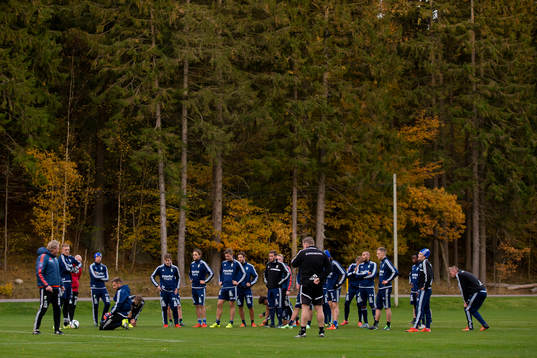 IFK Göteborgs tränare Jörgen Lennartsson ger